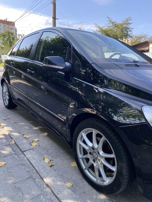 Мерседес в клас b180