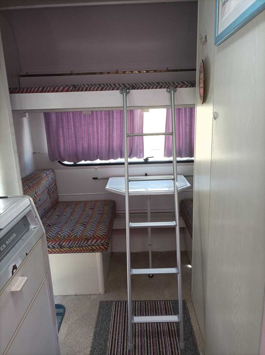 Caravana Adria Linea em muito bom estado