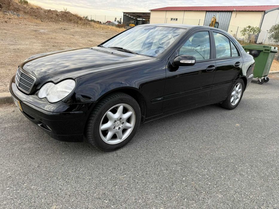 Mercedes-Benz C220