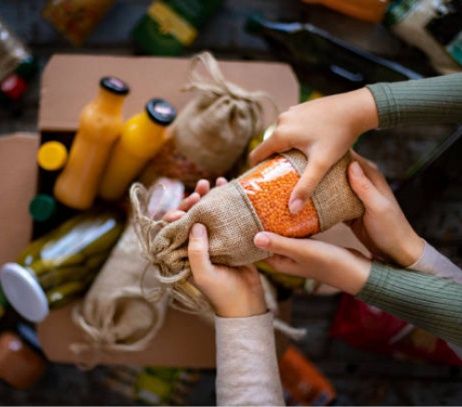 Потребуємо продуктів харчування