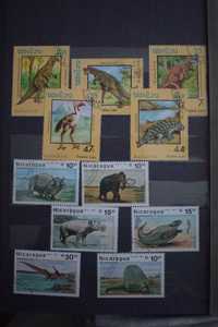 Znaczki dinozaury, różne kraje