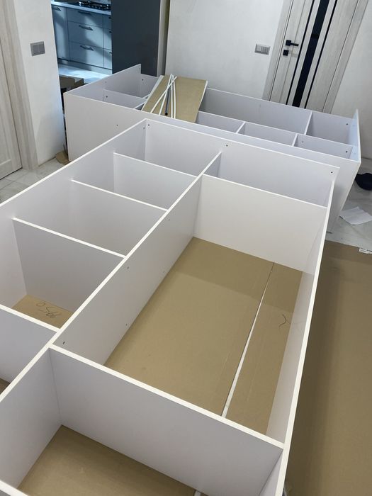 Зборка / розбір корпусних меблів