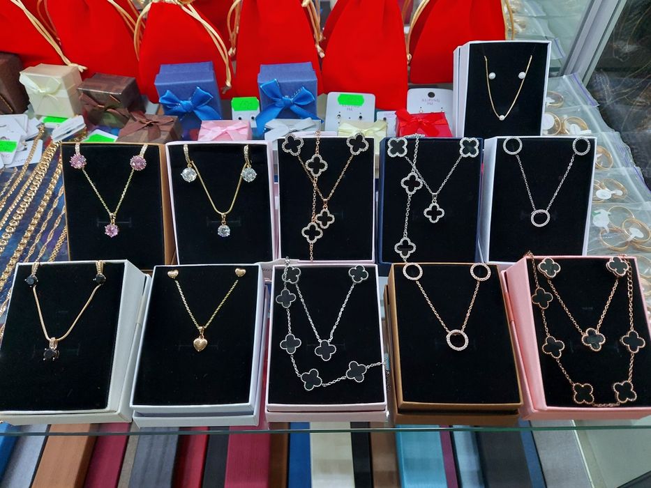 Ван Кліф,Van Cleef, медичне золото, Ван клиф прикраси, браслети, сереж