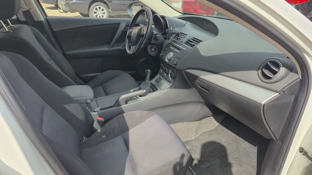 Mazda 3 diesel perłowa sprowadzony