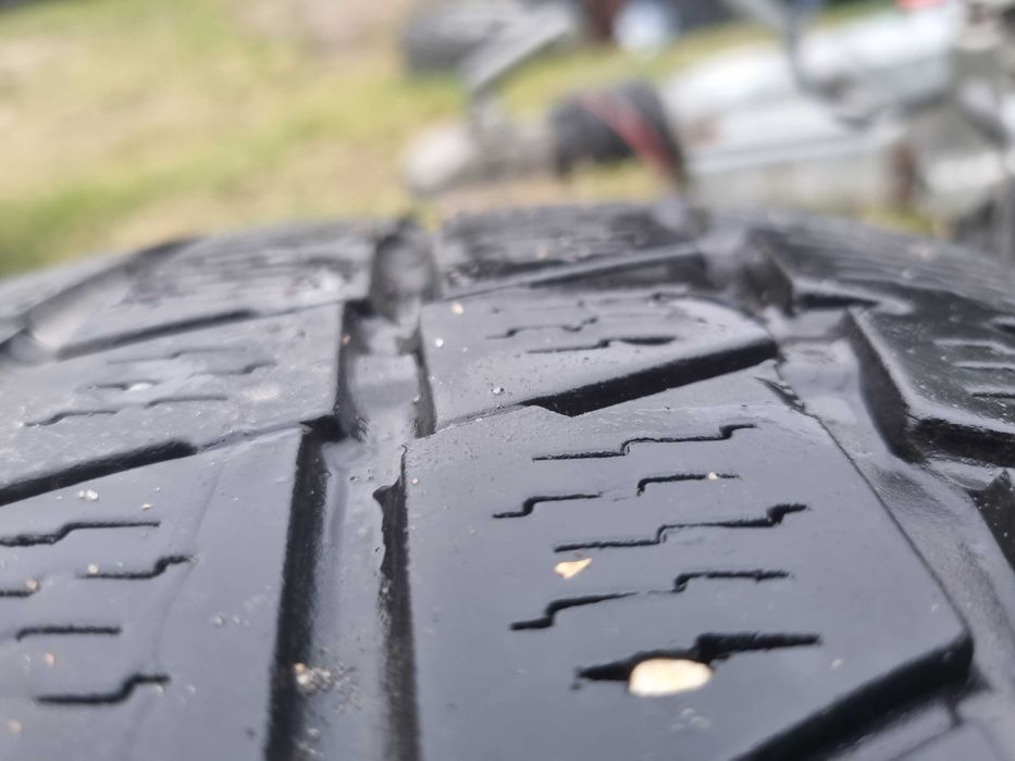 Opony zimowe Paxaro 225/70-R15 C DOT 2621 2szt. wzmacniane Jumper