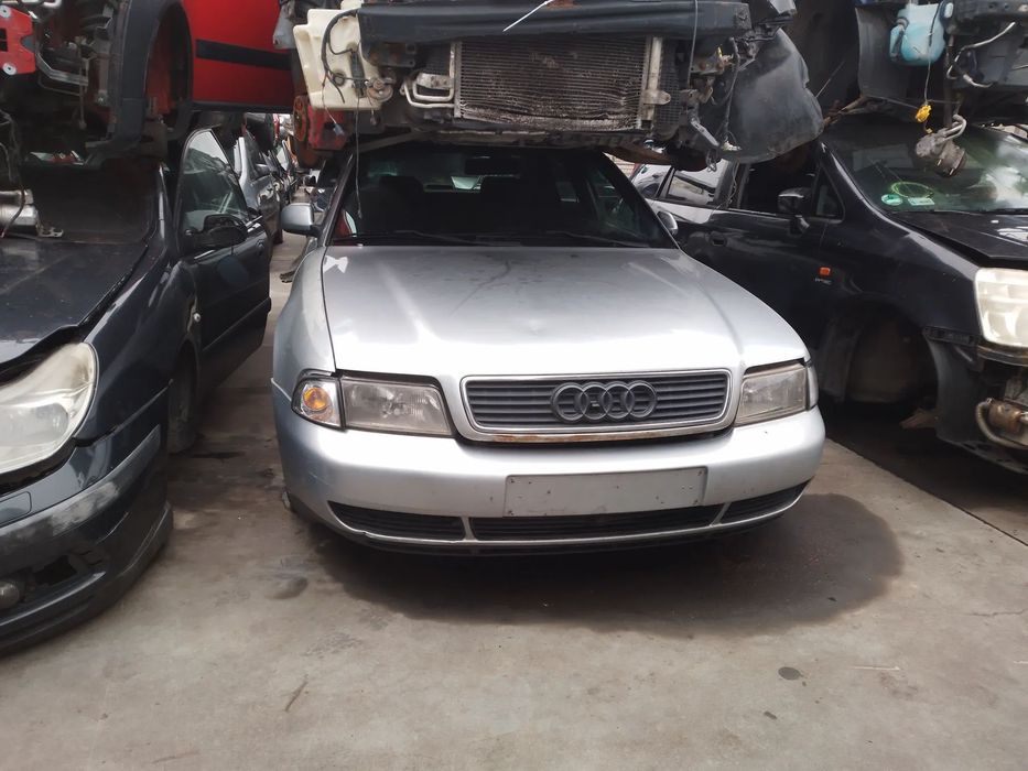AUDI A4 B5 94-99  1.6 AHL   ZDERZAK PRZÓD PRZEDNI   LY7M