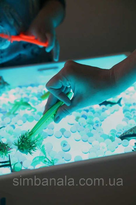 Дитячий світловий столик-пісочниця для малювання піском та ін. занять