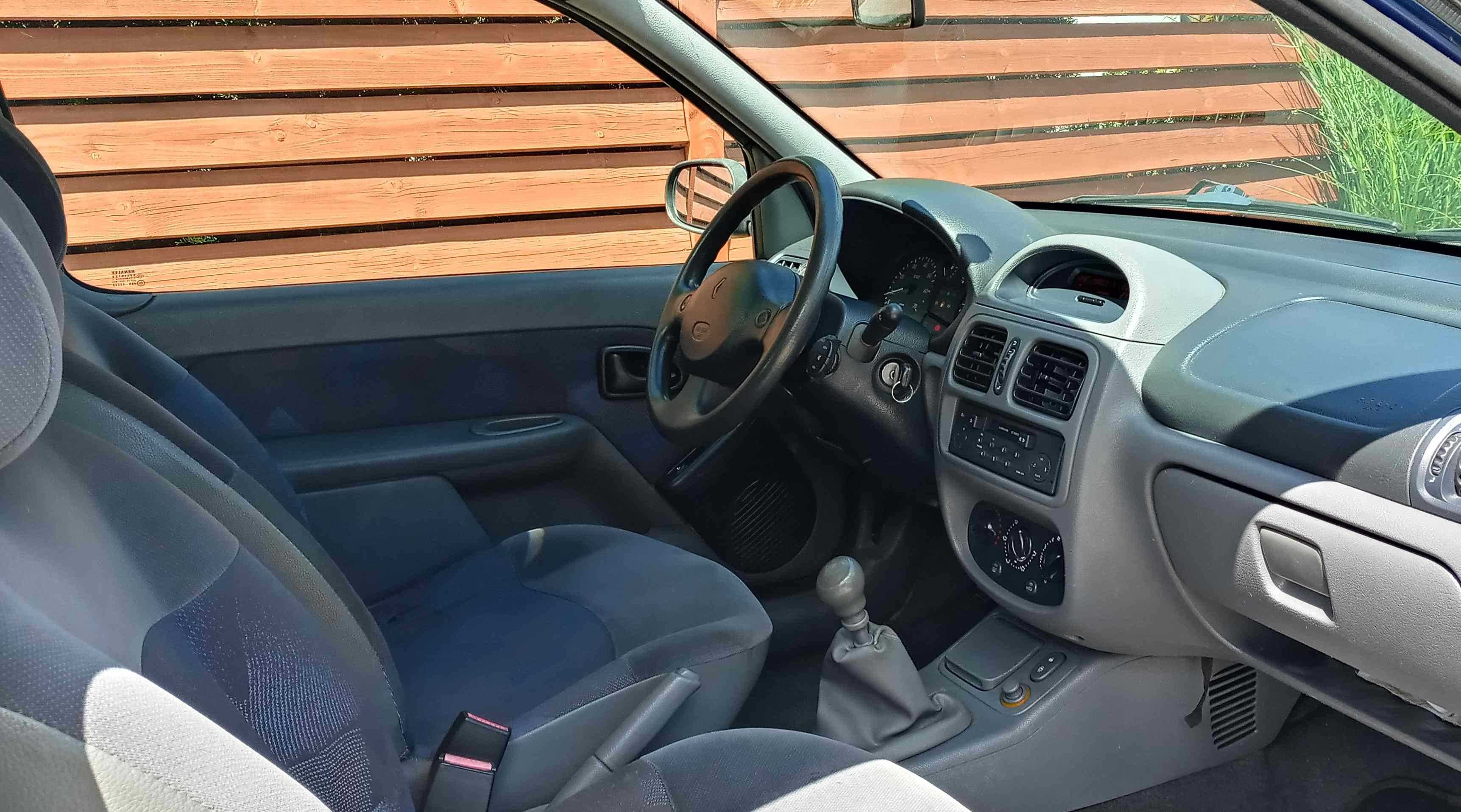 Zadbane i uszanowane Renault Clio, benzyna, 2001 rok, przebieg 160.