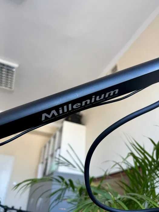 Shure MV7K podcast KIT- Mikrofon dynamiczny do podcastów + Statyw