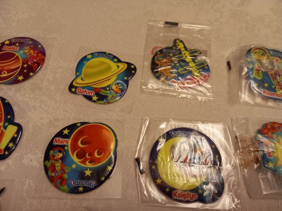 Magnesy na lodówkę dino droga mleczna danonki w kosmosie