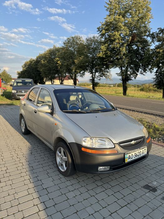 Chevrolet Aveo 2004 Рік 1.5 Бензин 1300$