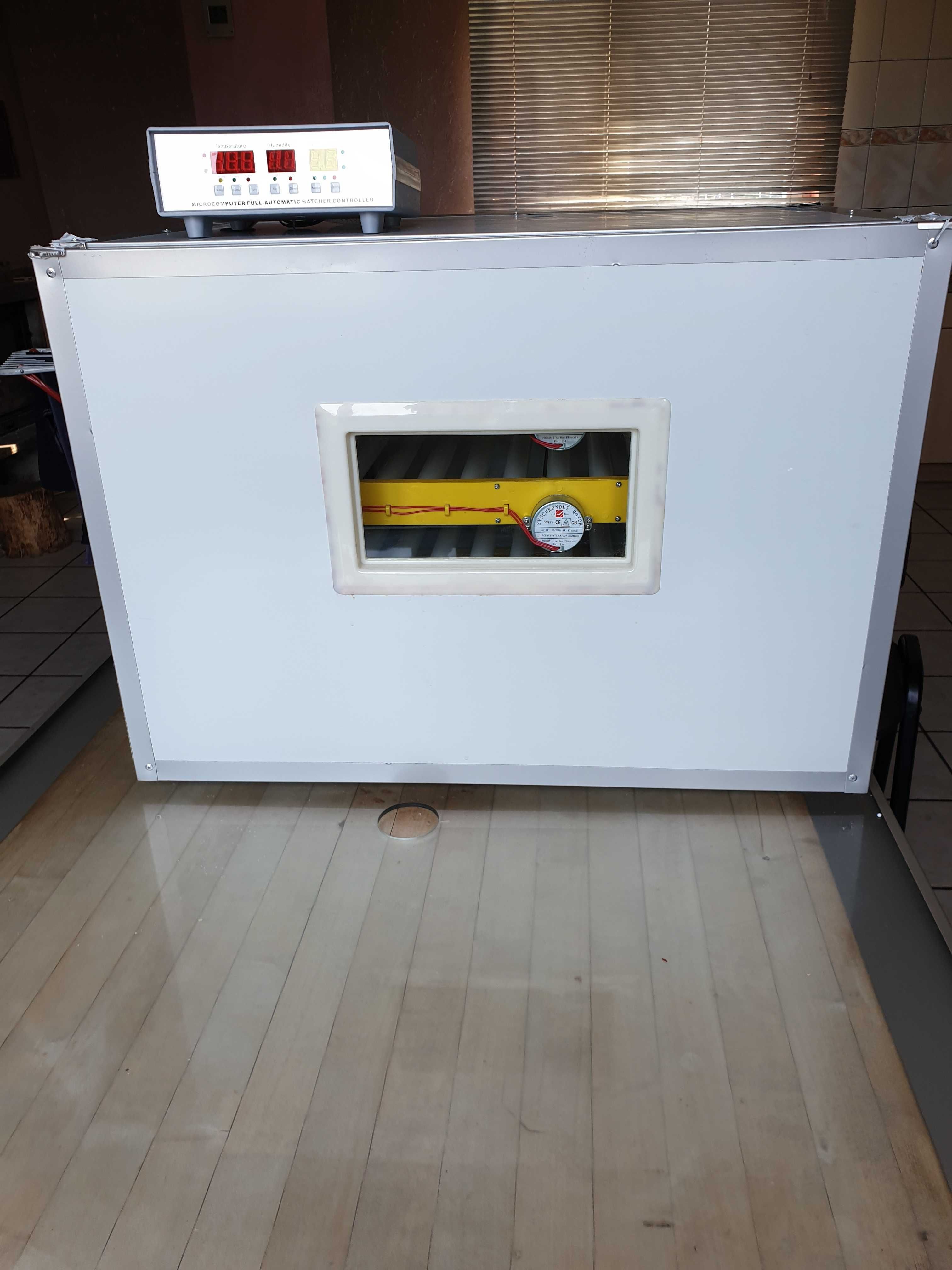 Inkubator 240 jaj automatyczny