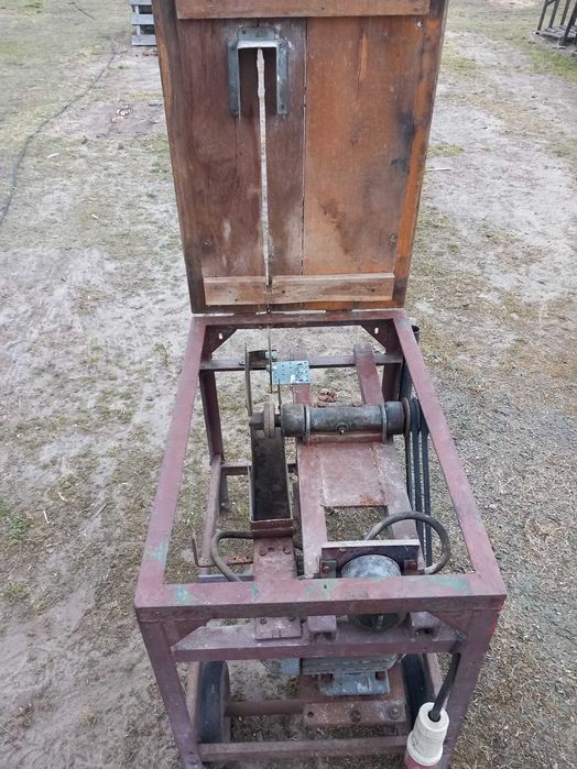 Piła, pilarka, krajzega, stołowa, silnik.