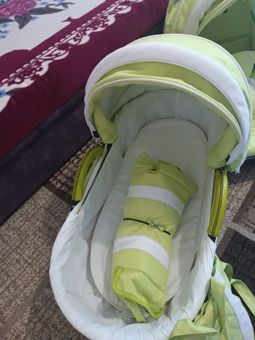 Продам коляску. Підійде як  хлопчика так і дівченки