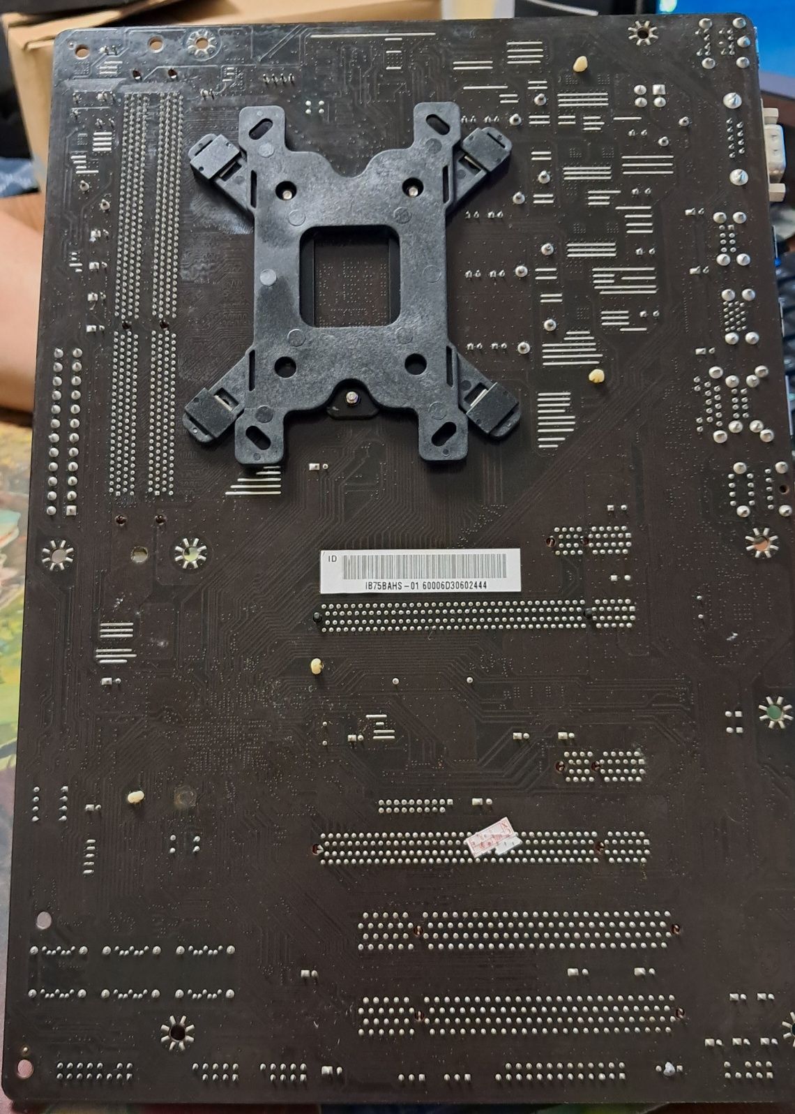 Продам материнскую плату BIOSTAR TP75