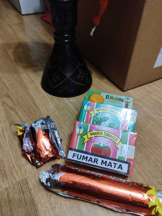 Narguilé completo com acessórios, carvão e tabaco – pronto a usar