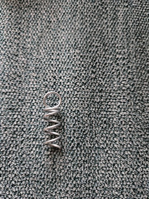 Zawieszki wkręcane do styropianu, 11 sztuk