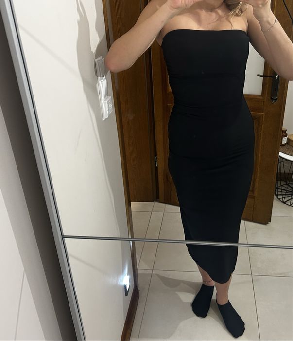 Czarna sukienka RESERVED