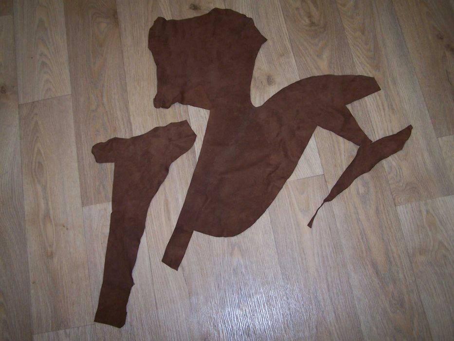 Шматочки (обрізки) шкіри (замша) натуральної