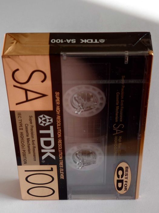 TDK SA 100 model na rok 1989 z tzw "dużym oknem" rynek Amerykański