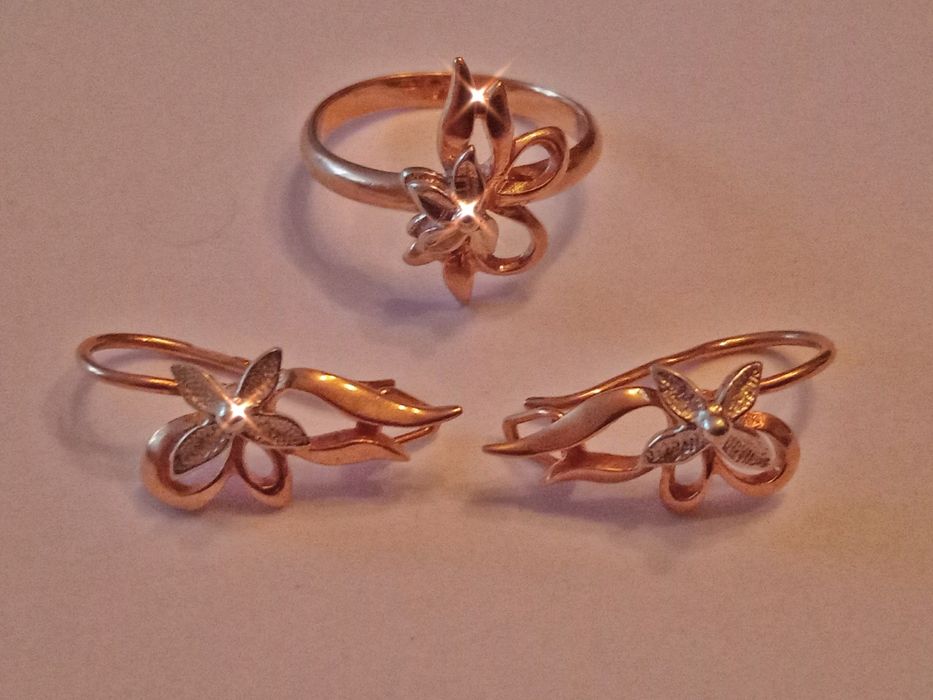 Продам золотой комплект СССР.,585 проба