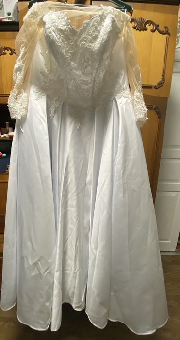 Продам весільну сукню