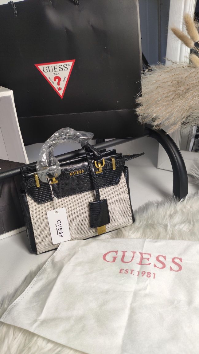 Сумка Guess Sestri. Монограмна сумка гесс