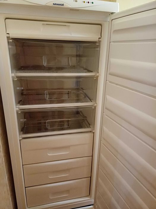 Морозильна камера в чудовому стані