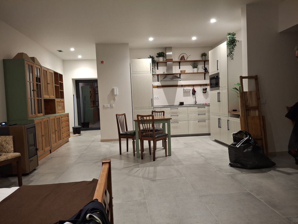 Arrendo loft T0 bem localizado