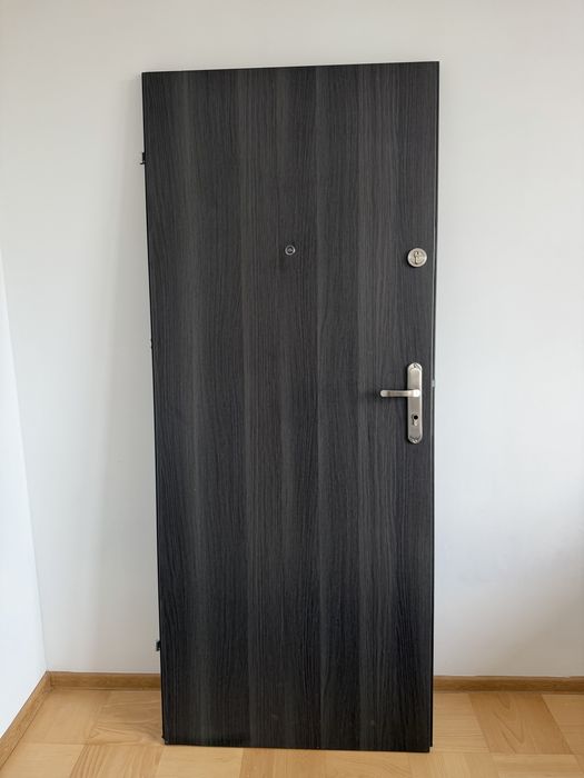 Drzwi wejsciowe do mieszkania