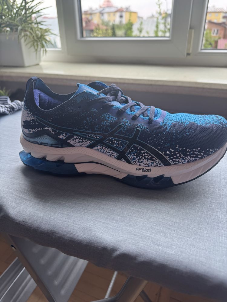 Нові кросівки Asics з коробкою.