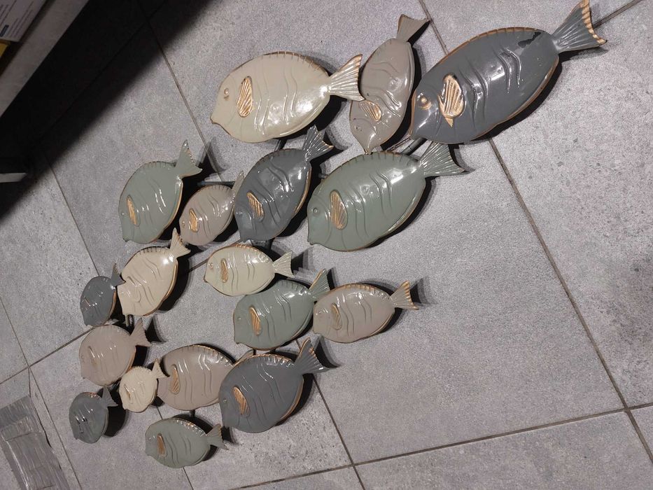 Ozdoba na ścianę z metalu ryby.  Sushi bar. Loft. Restauracja