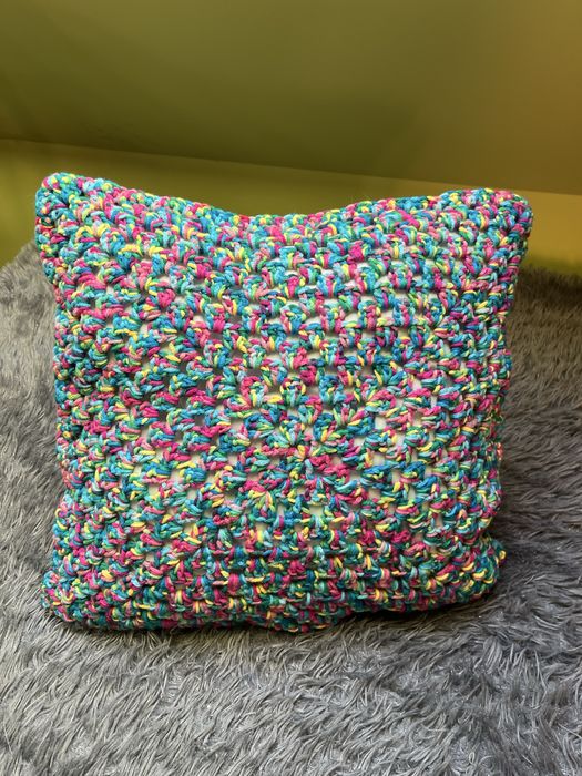 Ręcznie wykonane z welny melanzowe poduszki