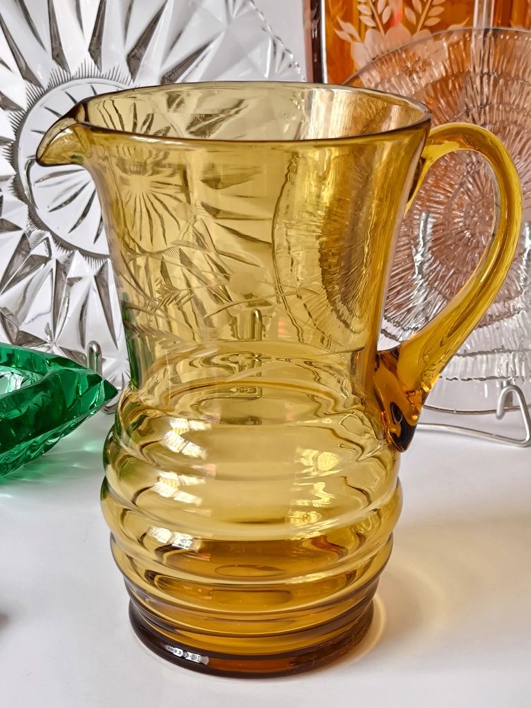Piękne stare kolorowe szkło kolekcje Zestaw do napojów