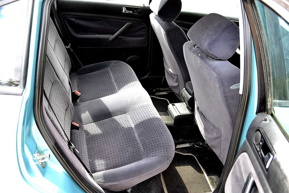 VW - Passat  1.6 cm benzyna ,   klima ,  okazja !