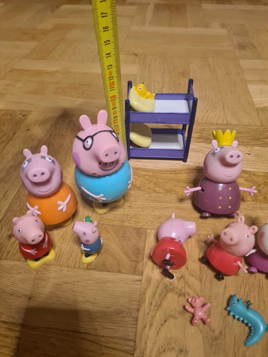 Peppa Pig i rodzina oraz samoch zdalnie sterowany