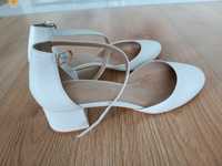 Ślubne obuwie z zapięciem - Anna Field, rozmiar 40