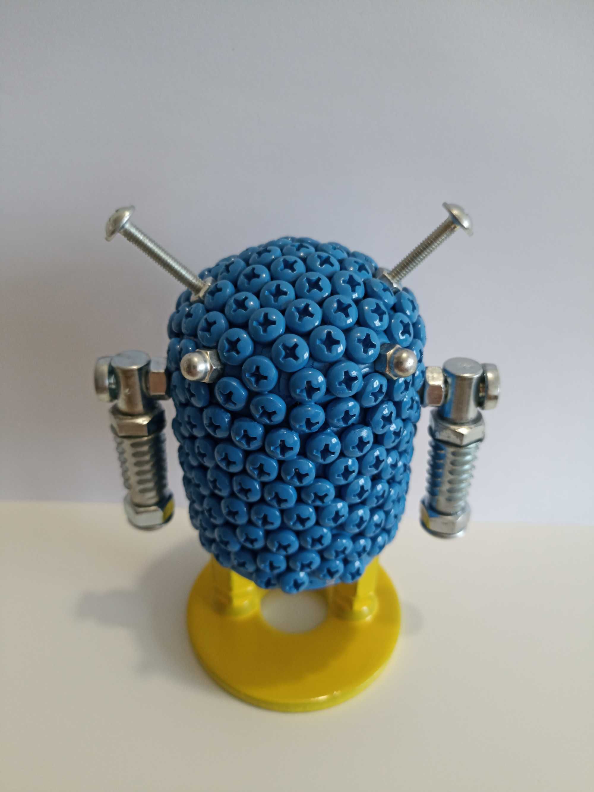 Kolekcjonerska figurka Android, metalowa rzeźba robota hand made