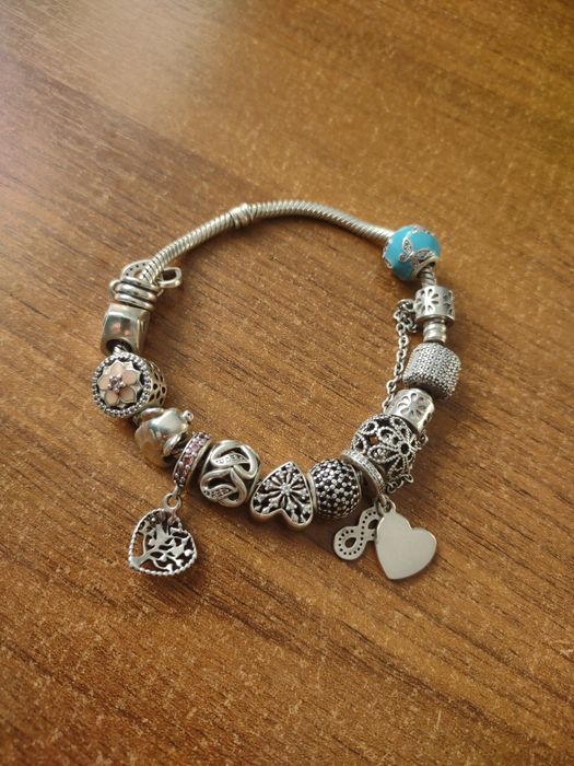 Bransoletka z pandory z Charmsami