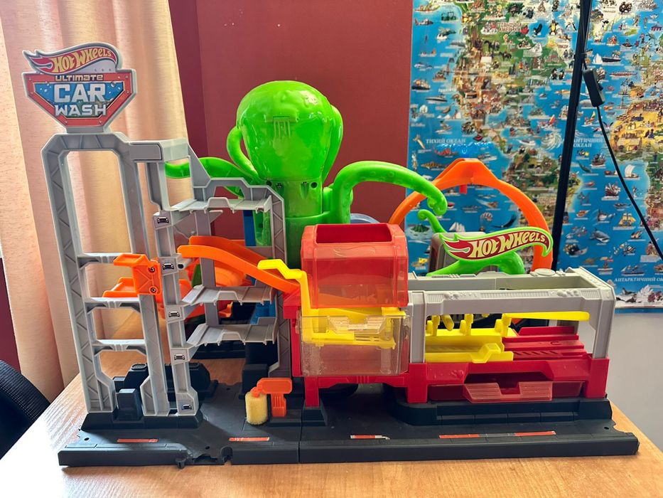 Hot Wheels City zestaw CR Megamyjnia Atak Ośmiornicy