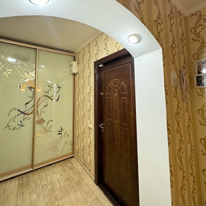 Оренда 4 кімн. квартири на вулиці Євгена Тельнова