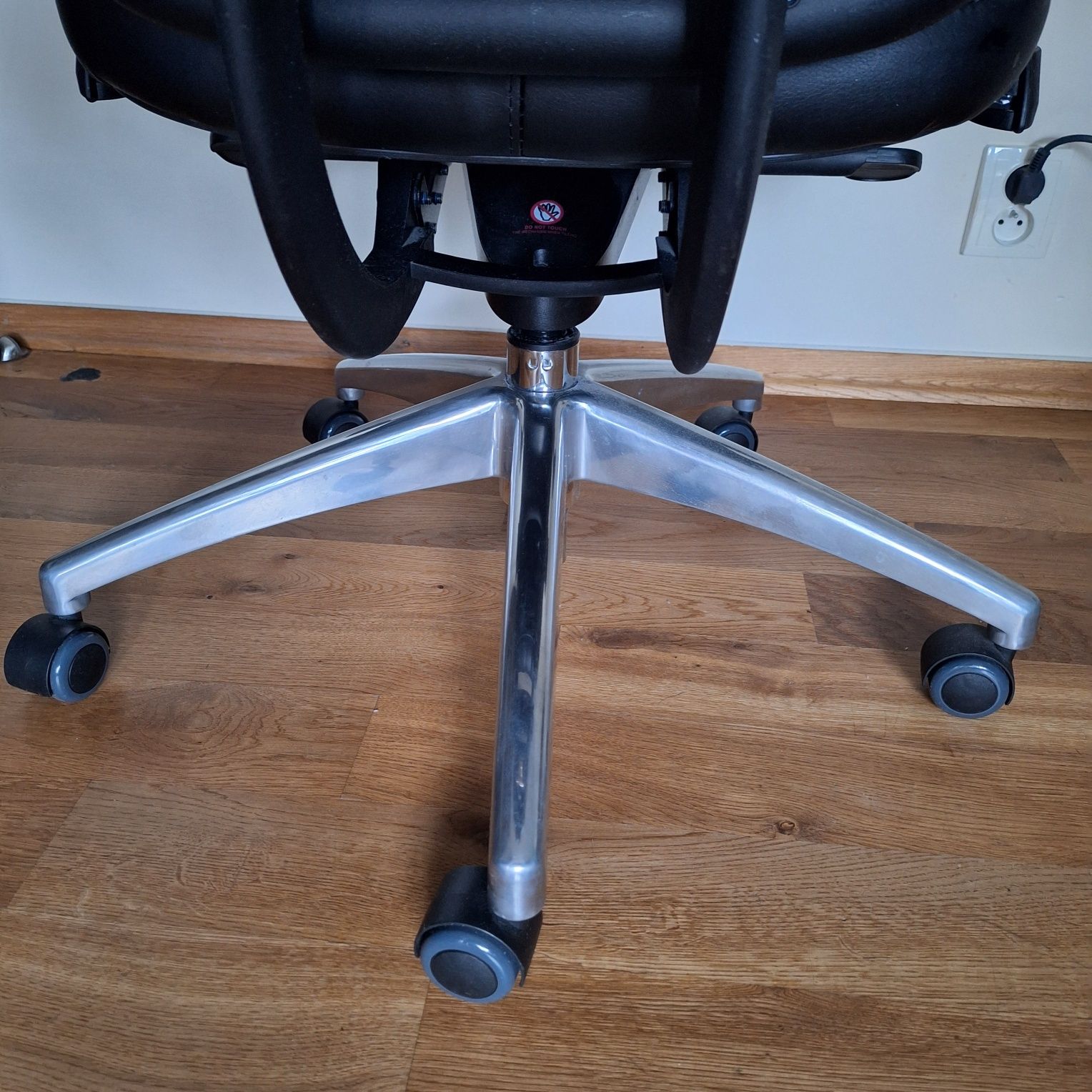 Unique VIP fotel obrotowy do biurka ergonomiczny
