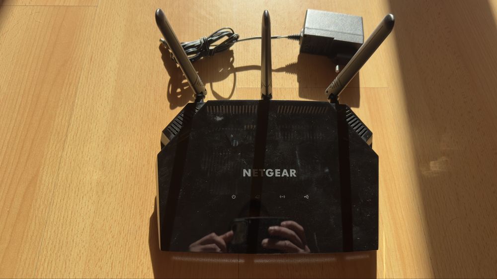 Router Netgear AC2000 Model: WAC124