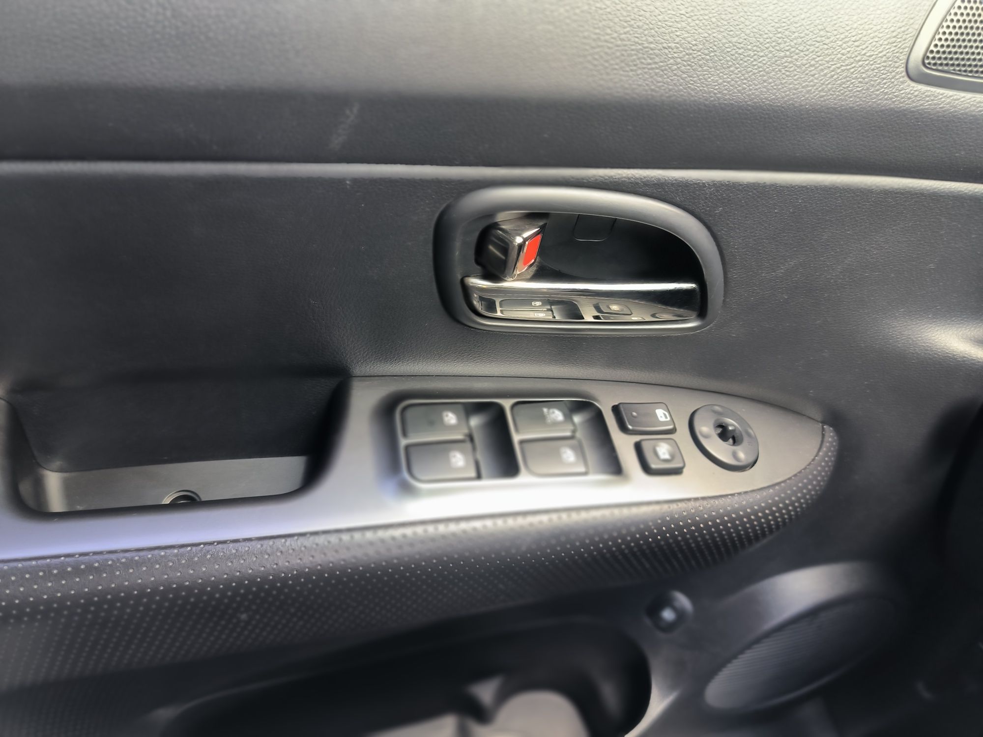 KIA CARENS 2011 газ бензин