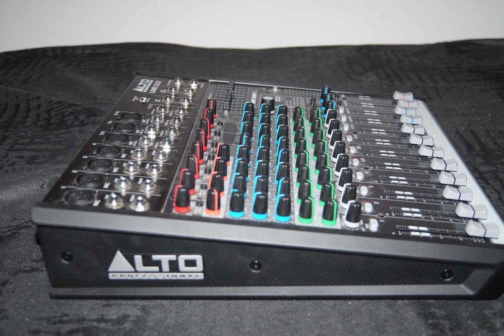 Mikser estradowy sceniczny Alto Professional Live 1202