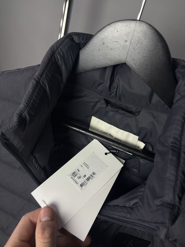 Calvin Klein жилетка