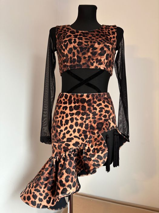 Sukienka łacina Junior 1