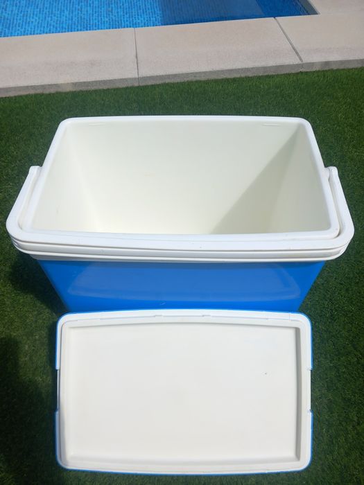 Geleiras praia 30 litros e termo 10 litros para água ou limonada