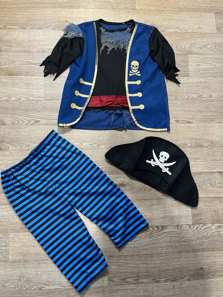 Много костюмов 3-4 года пират розбойрик
