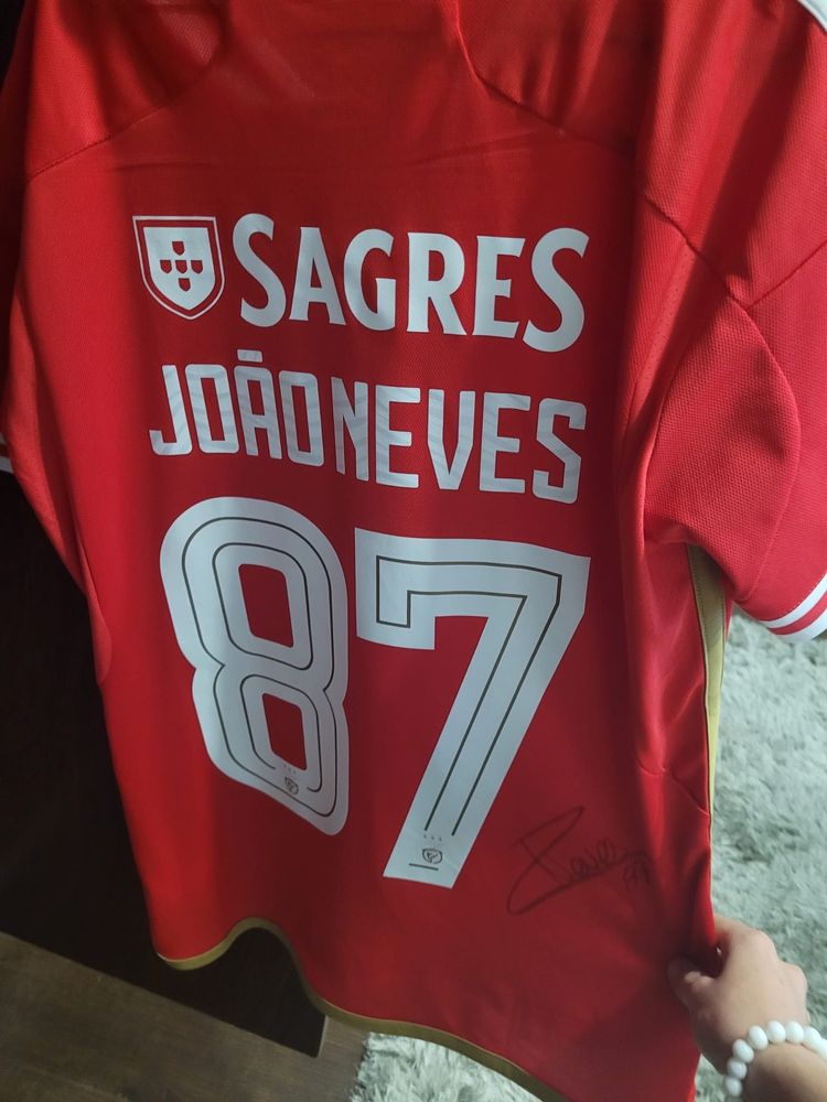 Camisola autografada do benfica pelo Joao Neves